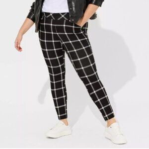Torrid Studio Luxe Pull-on Pocket Pixie pants